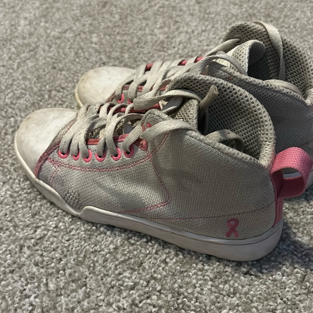I am selling shoes